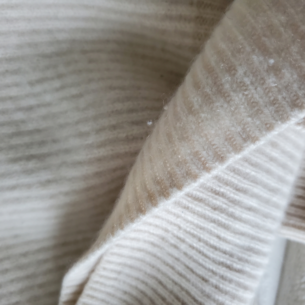 Thick Cashmere Cream Women's Sweater Size S - Picture 8 of 8